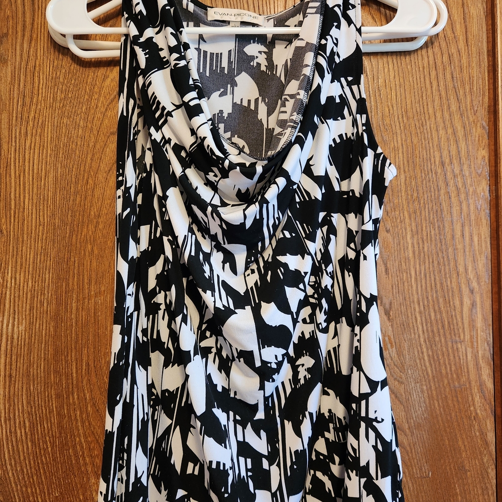 Evan Picone Black and White Abstract Tank Top